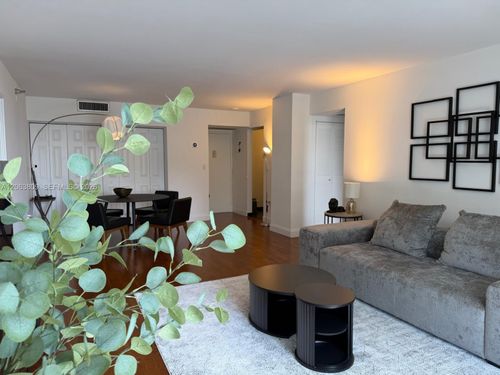 236-20505 E Country Club Dr, Aventura, FL, 33180-3037 | Card Image
