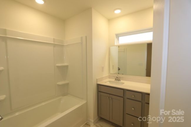 Full hall-bath upstairs | Image 10