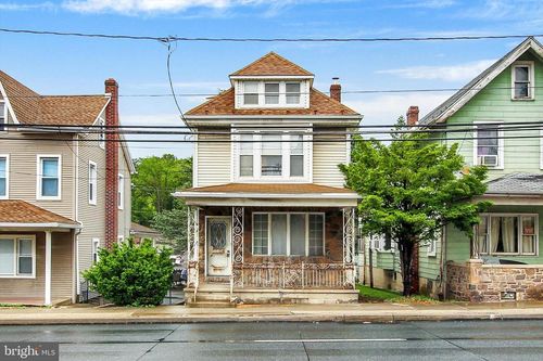 24 Center Ave, SCHUYLKILL HAVEN, PA, 17972-1002 | Card Image
