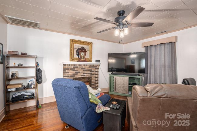 Living Room | Image 10