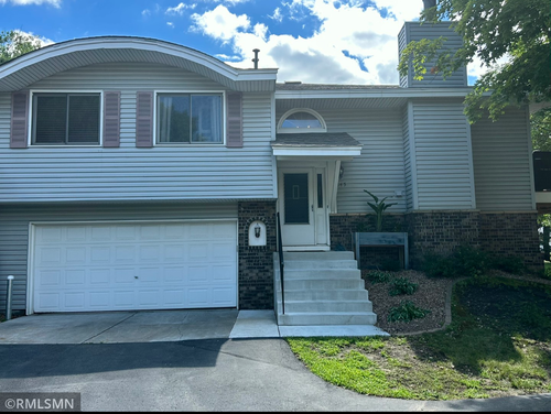 645 Evergreen Dr, Burnsville, MN, 55337-4668 | Card Image