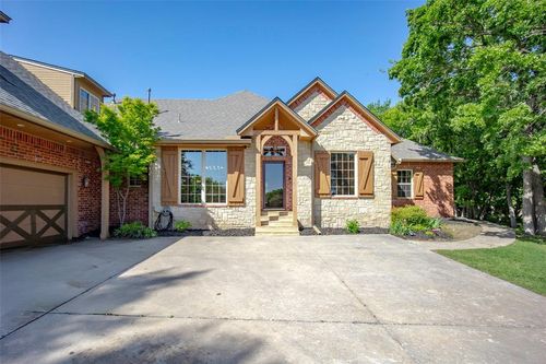 6205 Valley Ridge Dr, Edmond, OK, 73034-9537 | Card Image