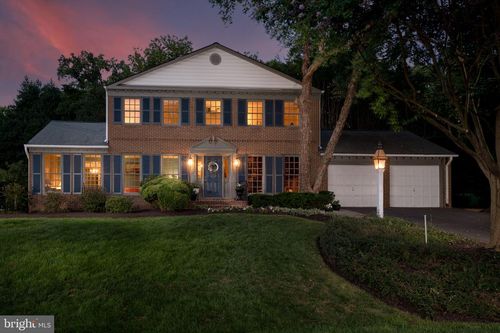 1197 Meadow Green Ln, Mclean, VA, 22102-2410 | Card Image