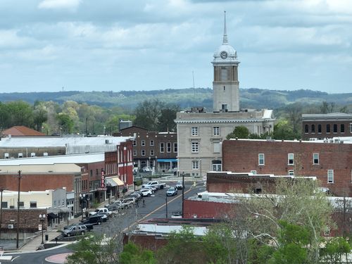 105 Andrews St, Columbia, TN, 38401-3803 | Card Image