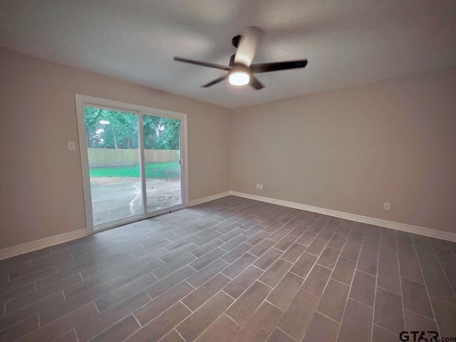 18003 Lookout Lake Cir, House other with 3 bedrooms, 2 bathrooms and null parking in Flint TX | Image 11