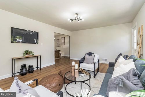 8016 Harris Ave, PARKVILLE, MD, 21234-5424 | Card Image