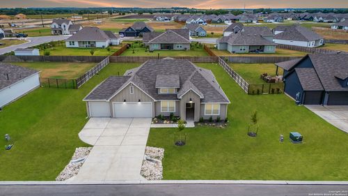 125 Nicks Cv, Lockhart, TX, 78644-5031 | Card Image