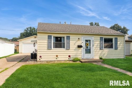 3713 14th St, Moline, IL, 61265 | Card Image