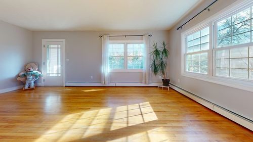 937 Route 30, Dorset, VT, 05251-9661 | Card Image