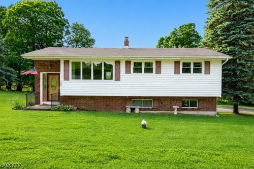 103 Mountain Rd, Hamburg, NJ, 07419-9660 | Card Image