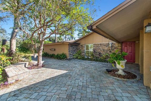 12905 N 52nd St, TEMPLE TERRACE, FL, 33617-1233 | Card Image