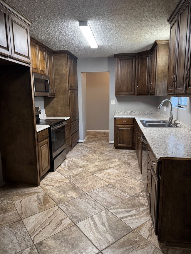 616 E Main St, House other with 4 bedrooms, 2 bathrooms and null parking in Pilot Point TX | Image 11