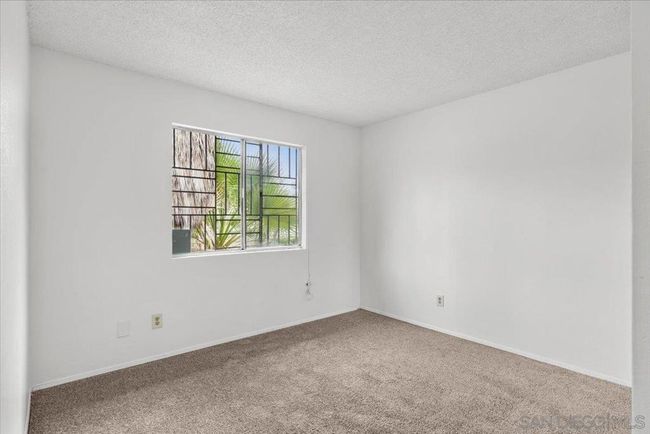 9616 Apple St, House other with 3 bedrooms, 2 bathrooms and 4 parking in Spring Valley CA | Image 16