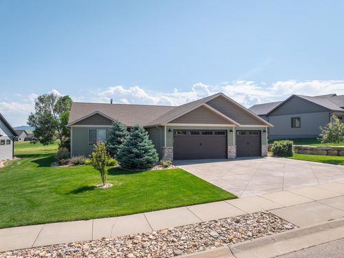 8017 Brooks Loop, Spearfish, SD, 57783-6307 | Card Image