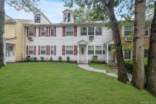 1108 Towne House Village, Islip, NY, 11749 | Card Image