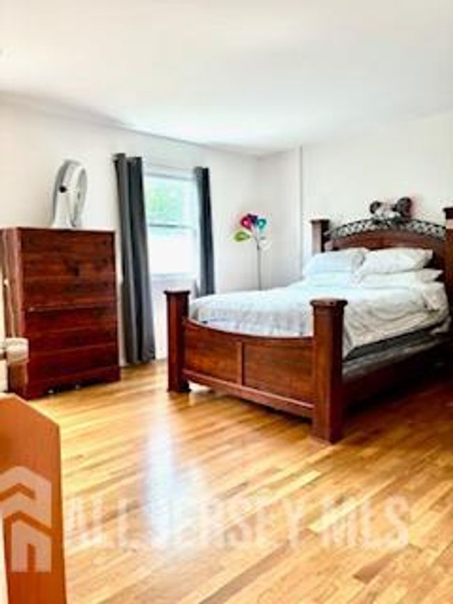 318 High St, Townhouse with 3 bedrooms, 2 bathrooms and null parking in Perth Amboy NJ | Image 23