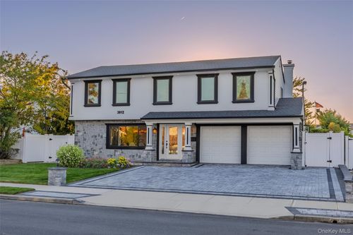 3012 Mandalay Beach Rd, Wantagh, NY, 11793-4632 | Card Image