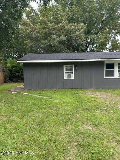 c-133 Preston Rd, Jacksonville, NC, 28540-5613 | Card Image