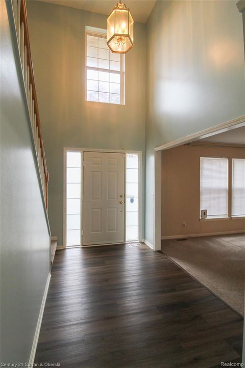 3571 Brooklyn Dr, Canton, MI, 48188-8103 | Card Image