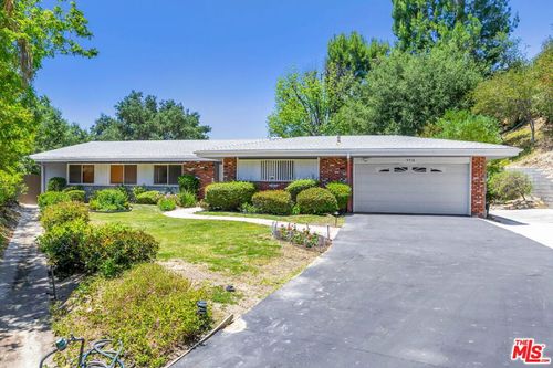 5716 Star Ln, Woodland Hills, CA, 91367-3960 | Card Image