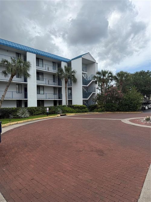 l408-2424 W Tampa Bay Blvd, TAMPA, FL, 33607-1339 | Card Image