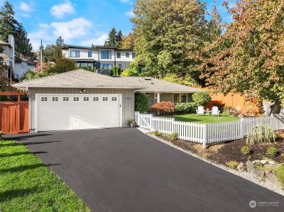 4001 97th Avenue Se, House other with 3 bedrooms, 1 bathrooms and 2 parking in Mercer Island WA | Image 1