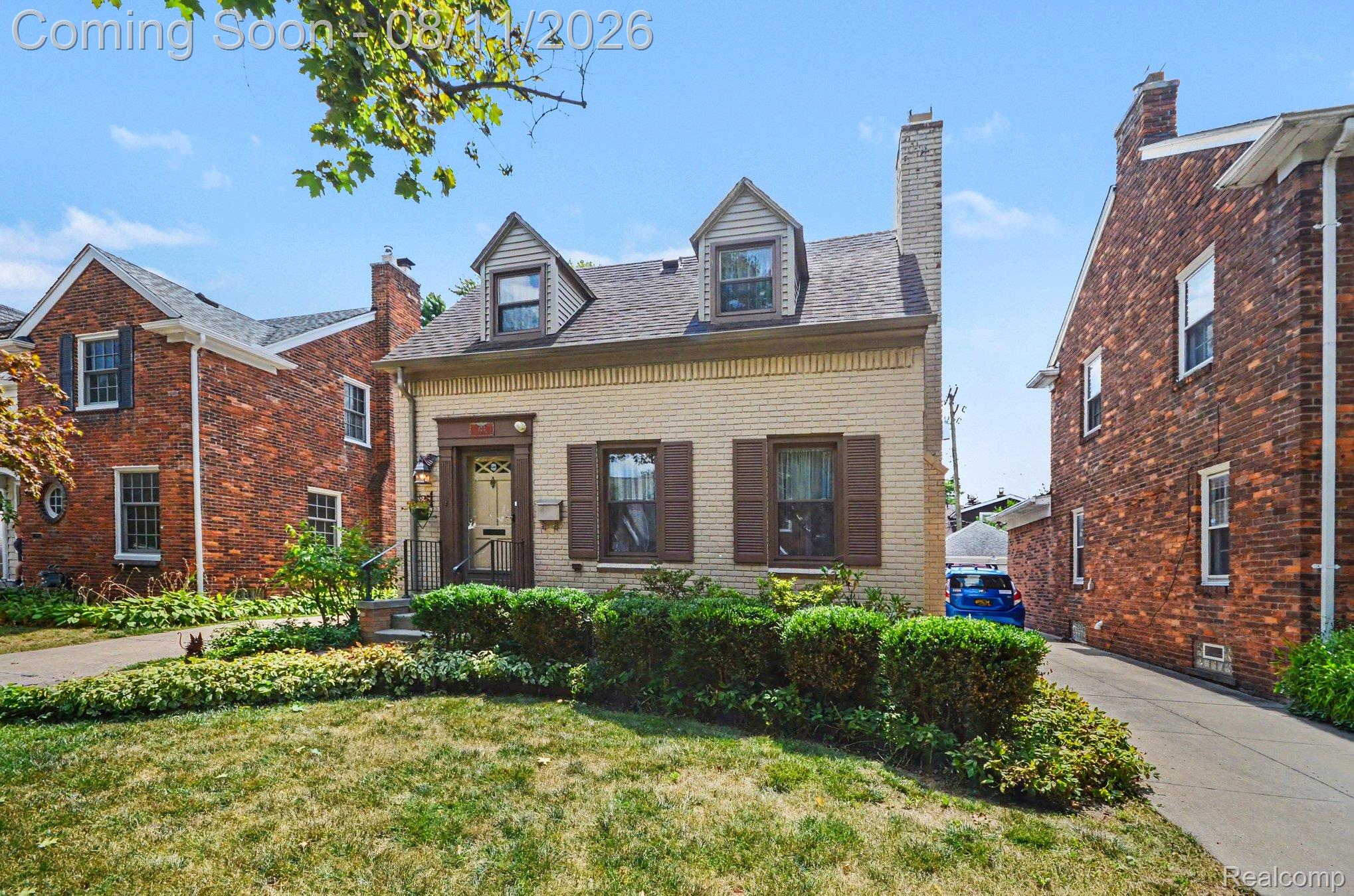 Residential in Grosse Pointe Farms 3