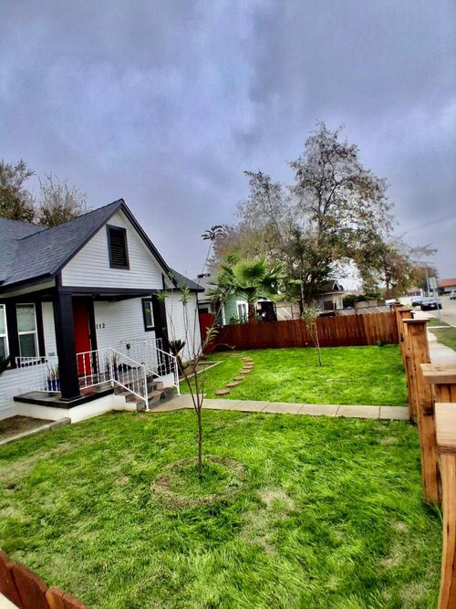 112 Woodrow Ave, Bakersfield, CA, 93308 | Card Image