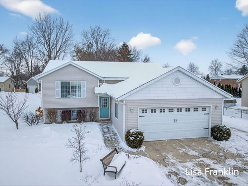 5541 Eric St, Allendale, MI, 49401-8310 | Card Image