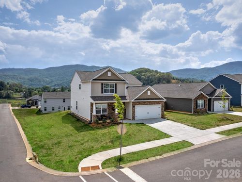 154 Woodvale Dr, Waynesville, NC, 28786-1568 | Card Image
