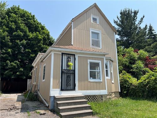 519 E 103rd St, Cleveland, OH, 44108-1329 | Card Image