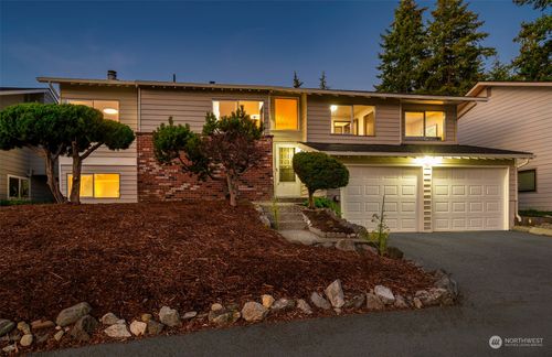 8011 194th Place Sw, Edmonds, WA, 98026 | Card Image