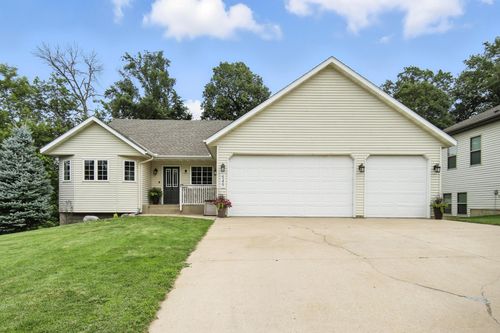 549 Oakland Path, Medford, MN, 55049-8137 | Card Image