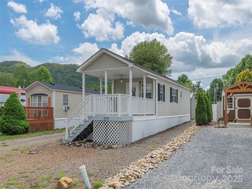 219 Pike Pt, Waynesville, NC, 28785-9003 | Card Image