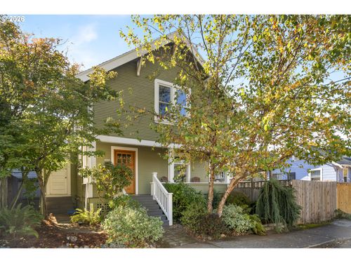 2426 Ne Emerson St, Portland, OR, 97211-6248 | Card Image