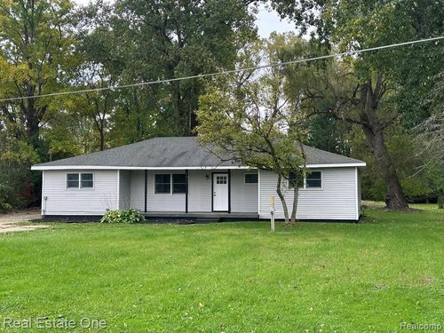 7025 Coldwater Rd, Flushing, MI, 48433-9008 | Card Image