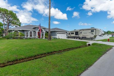 1211 Sw Porter Road, House other with 3 bedrooms, 2 bathrooms and null parking in Port St Lucie FL | Image 2