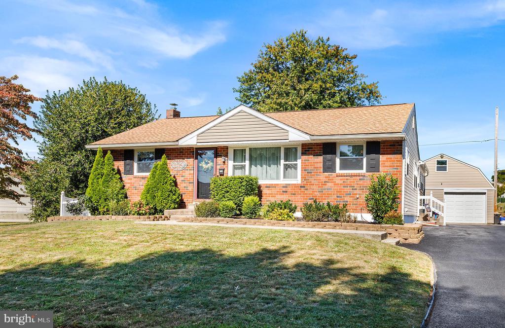 Edgar Ave, Aston, PA 19014