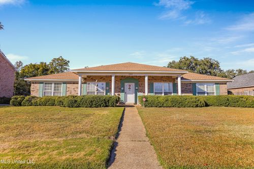1301 Heidenheim Dr, Pascagoula, MS, 39581-2320 | Card Image