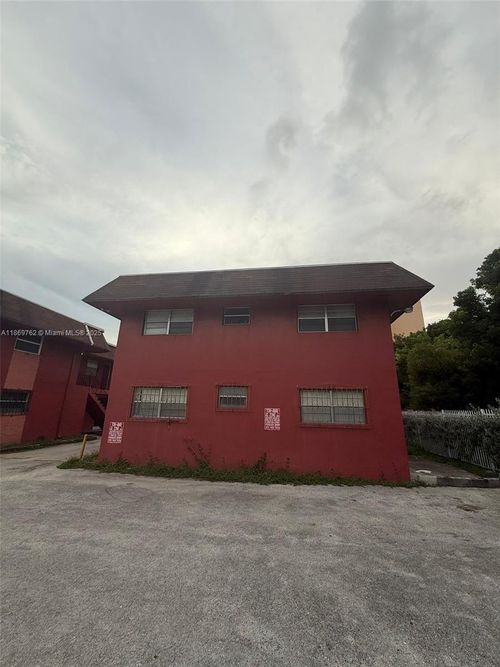 apt-2-747 Nw 13th Ave, Miami, FL, 33125-3711 | Card Image
