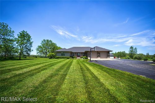 9120 Ray Rd, Gaines, MI, 48436-9717 | Card Image