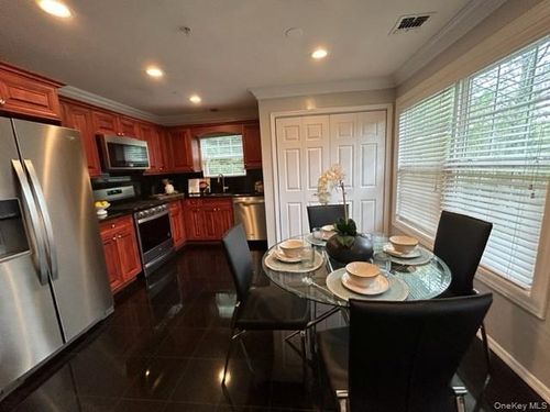 85-85 Overlook Dr, Farmingville, NY, 11738-3106 | Card Image