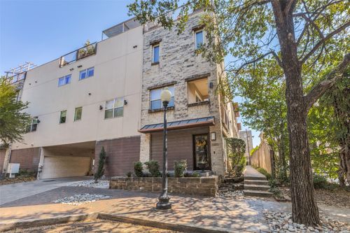 2928 State St, Dallas, TX, 75204-2830 | Card Image
