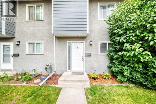 219 90 Ave Se, Calgary, AB, T2J0A3 | Card Image