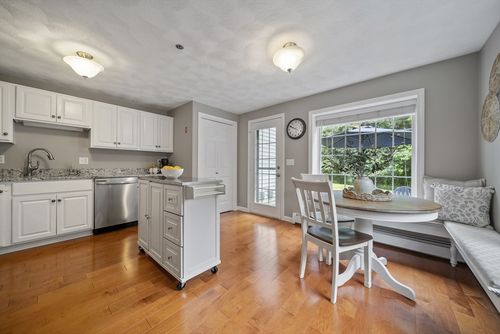 1-2 Taylor Mill Rd, Atkinson, NH, 03811-2372 | Card Image