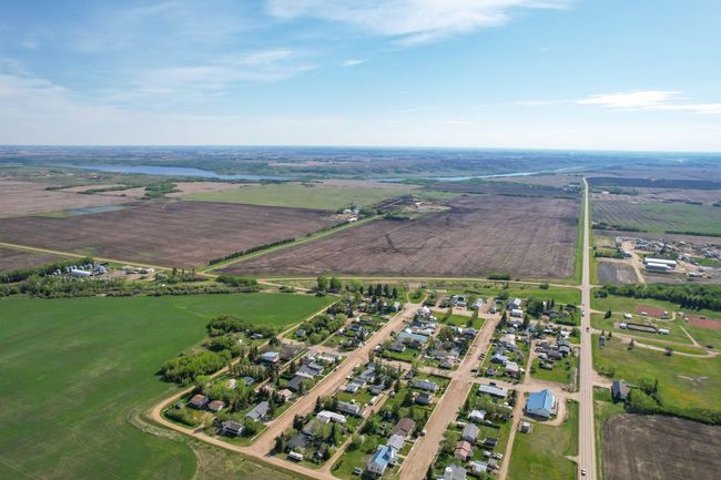 180 1 Street South, House other with 2 bedrooms, 1 bathrooms and 10 parking in Edberg AB | Image 39