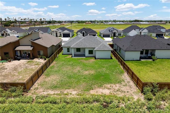 1008 Broken Arrow Dr, House other with 3 bedrooms, 2 bathrooms and 2 parking in Alamo TX | Image 18