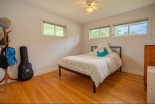 5517 Warren St, Morton Grove, IL, 60053-3642 | Card Image