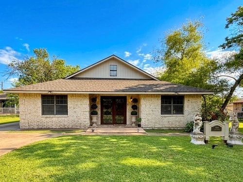 1905 Yellowstone St, Freeport, TX, 77541-3307 | Card Image