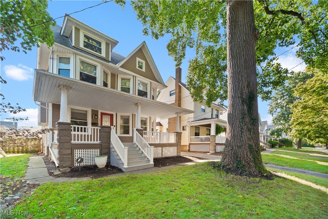 Mathews Ave, Lakewood, OH 44107